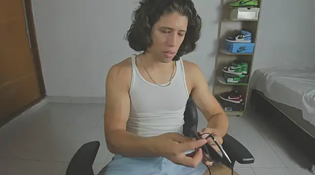 Snapshot of imtonny19 chatting on March 8, 2025, 1:14 pm imtonny19 online show from March 8, 2025, 1:14 pm