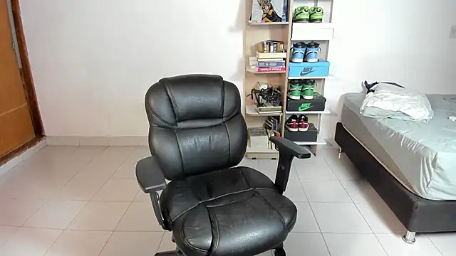 Snapshot of imtonny19 chatting on September 14, 2025, 2:44 am imtonny19 online show from September 14, 2025, 2:44 am