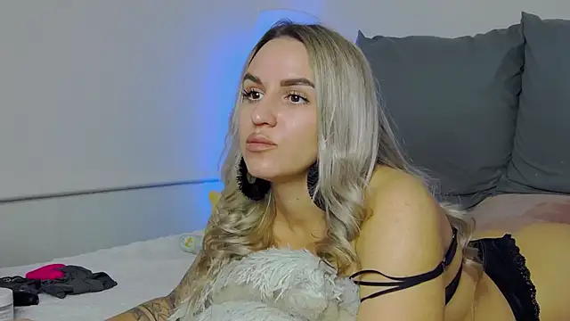 SofiJames online show from November 11, 2025, 7:08 am