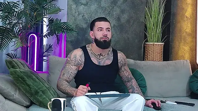 masterkingofmusclee online show from February 5, 2026, 7:57 am