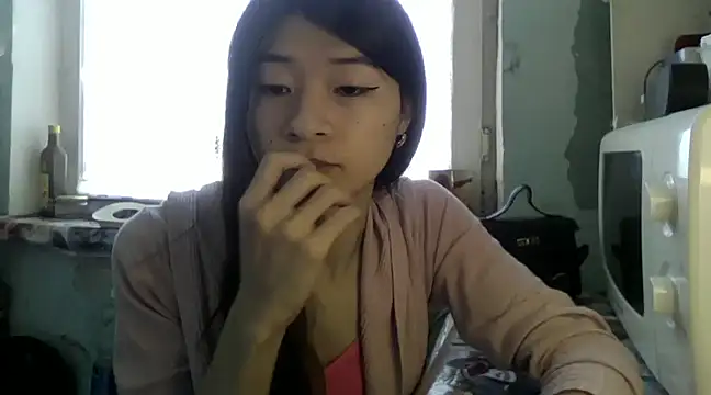 CarlyJoy online show from February 3, 2025, 10:14 am