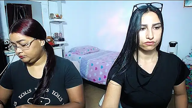 Snapshot of violeta_rous chatting on February 17, 2026, 3:19 pm violeta rous online show from February 17, 2026, 3:19 pm