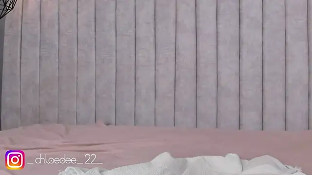 chloe d online show from December 31, 2024, 1:41 pm