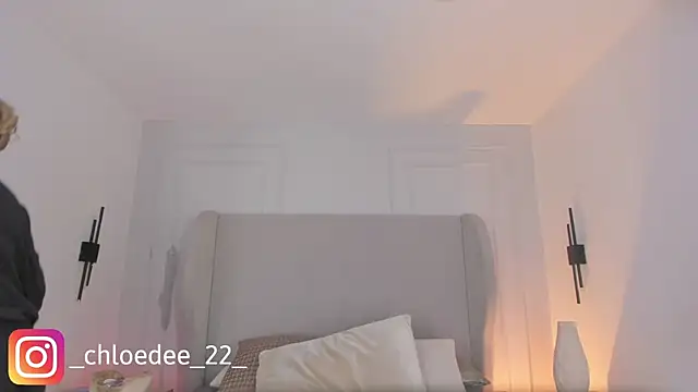 chloe d online show from January 10, 2026, 12:07 pm