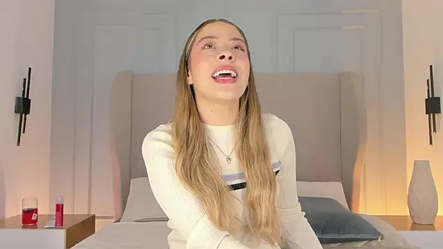 chloe d online show from April 12, 2026, 12:21 pm