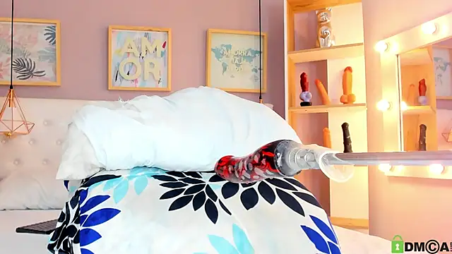 julyanna  online show from October 6, 2025, 8:06 pm