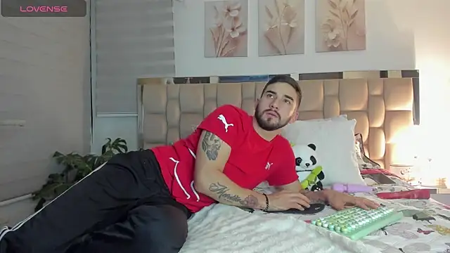 Vanessa and liam online show from March 12, 2025, 5:46 am