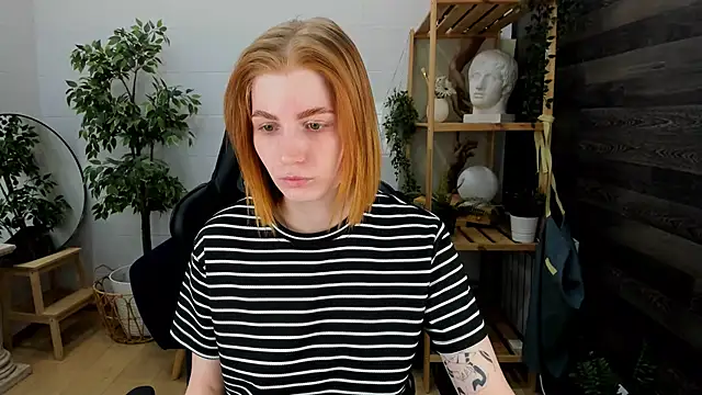 Snapshot of Mira__Blush chatting on March 15, 2025, 6:25 am Mira Blush online show from March 15, 2025, 6:25 am