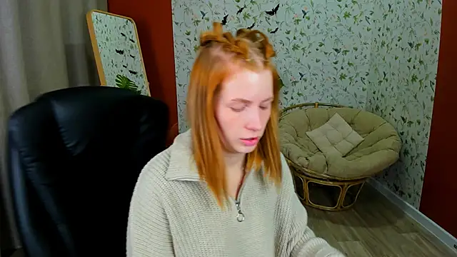 Snapshot of Mira__Blush chatting on October 23, 2025, 1:32 pm Mira Blush online show from October 23, 2025, 1:32 pm