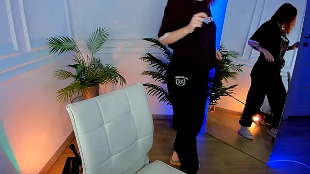 Snapshot of Mira__Blush chatting on November 16, 2025, 8:47 pm Mira Blush online show from November 16, 2025, 8:47 pm