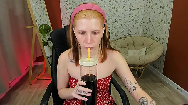 Snapshot of Mira__Blush chatting on November 29, 2025, 1:36 pm Mira Blush online show from November 29, 2025, 1:36 pm