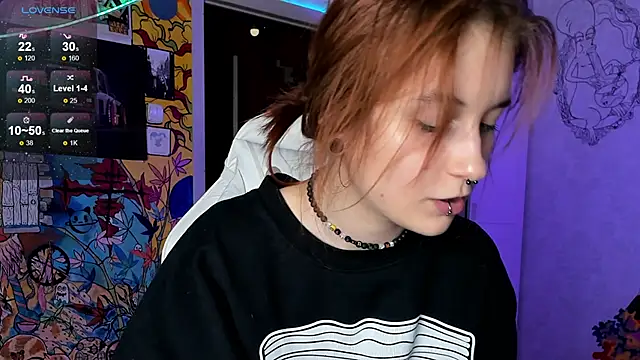 Sunny Mouse  online show from December 18, 2024, 5:21 pm