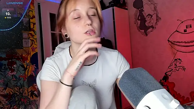 Sunny Mouse  online show from February 12, 2025, 3:27 pm