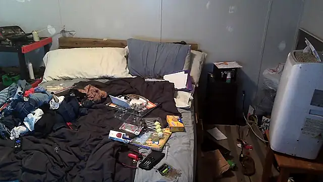 Bi curious86 online show from October 25, 2025, 12:18 am