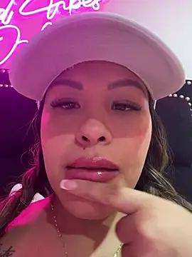 sexyyykloee online show from March 17, 2026, 5:55 am