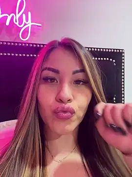 sexyyykloee online show from April 9, 2026, 5:40 am