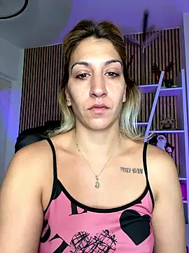 sofiah  online show from January 6, 2026, 7:12 am