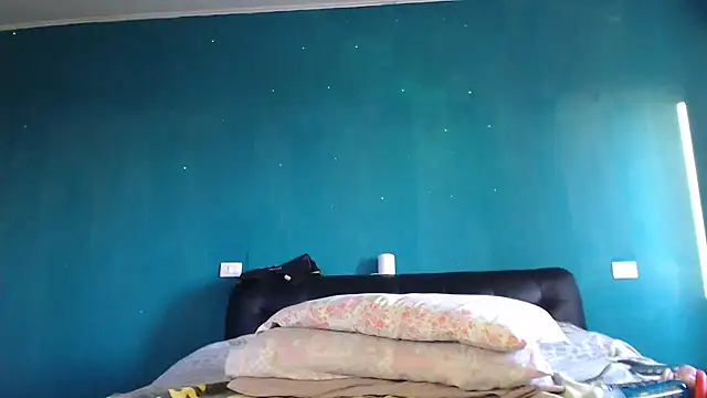 Karendolly  8 online show from April 6, 2026, 5:14 pm