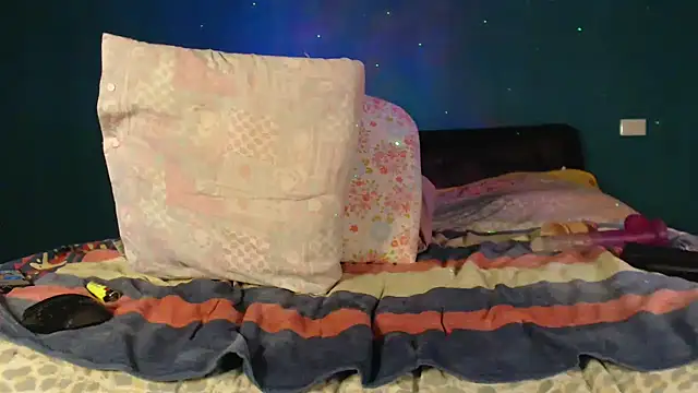 Karendolly  8 online show from April 18, 2026, 7:07 pm