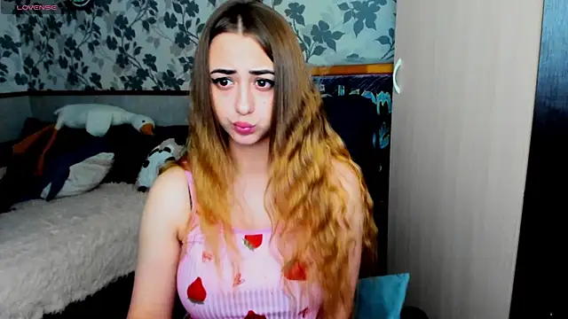 Snapshot of weakness4u chatting on October 7, 2025, 5:37 am weakness4u online show from October 7, 2025, 5:37 am