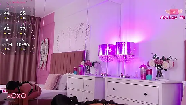 LaraKent online show from November 12, 2025, 6:25 am