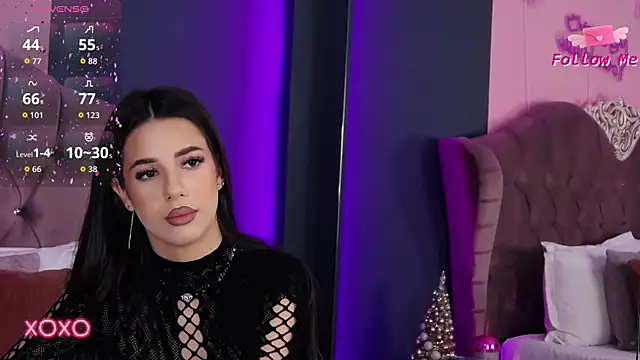 LaraKent online show from December 17, 2025, 8:04 pm