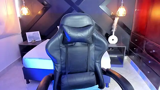 dark gotica online show from March 22, 2025, 7:09 pm