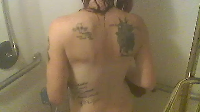 Snapshot of 4EyedSluttyGinger chatting on January 14, 2026, 5:13 am 4EyedSluttyGinger online show from January 14, 2026, 5:13 am