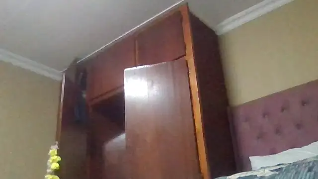 ShooingBunch online show from December 3, 2025, 5:11 pm