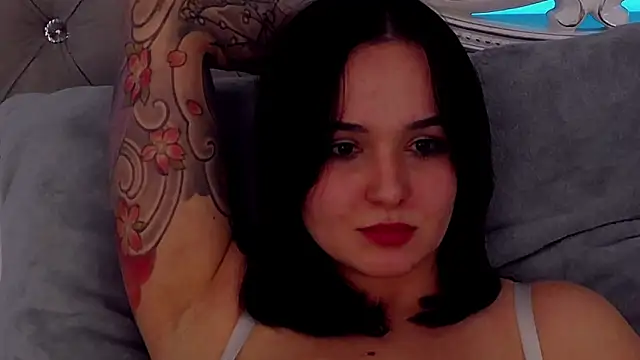 Snapshot of MeIisaLove chatting on March 8, 2026, 2:04 am MeIisaLove online show from March 8, 2026, 2:04 am