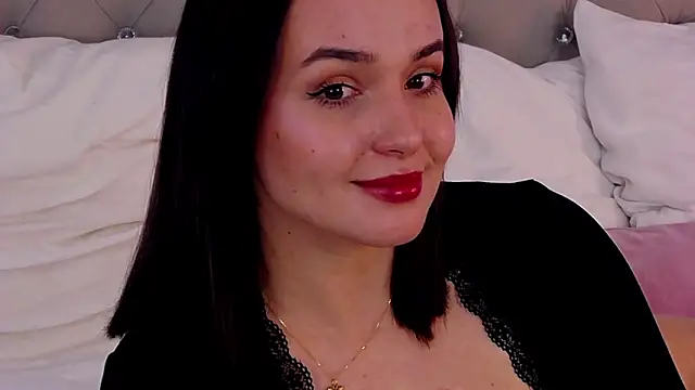 Snapshot of MeIisaLove chatting on April 6, 2026, 7:04 pm MeIisaLove online show from April 6, 2026, 7:04 pm