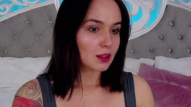 Snapshot of MeIisaLove chatting on April 7, 2026, 6:41 pm MeIisaLove online show from April 7, 2026, 6:41 pm