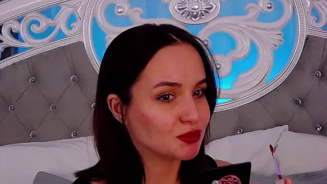 Snapshot of MeIisaLove chatting on May 3, 2026, 4:13 pm MeIisaLove online show from May 3, 2026, 4:13 pm