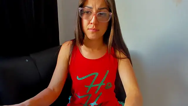 Snapshot of squirttati33 chatting on December 6, 2024, 3:22 pm squirttati33 online show from December 6, 2024, 3:22 pm