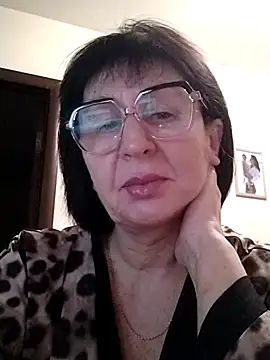 AlbinaXPretty online show from January 1, 2025, 6:27 pm