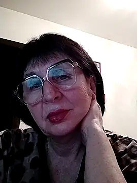 AlbinaXPretty online show from February 17, 2025, 6:04 pm