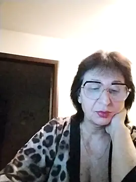 AlbinaXPretty online show from November 11, 2025, 7:47 pm