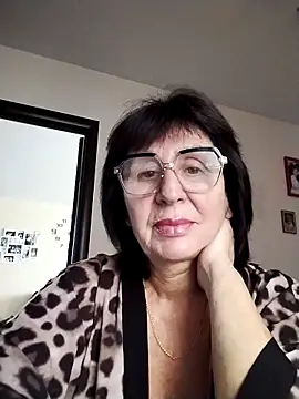 AlbinaXPretty online show from November 22, 2025, 10:25 am