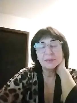 AlbinaXPretty online show from December 1, 2025, 8:25 pm