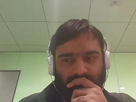JohnBond009 online show from May 20, 2026, 9:59 am
