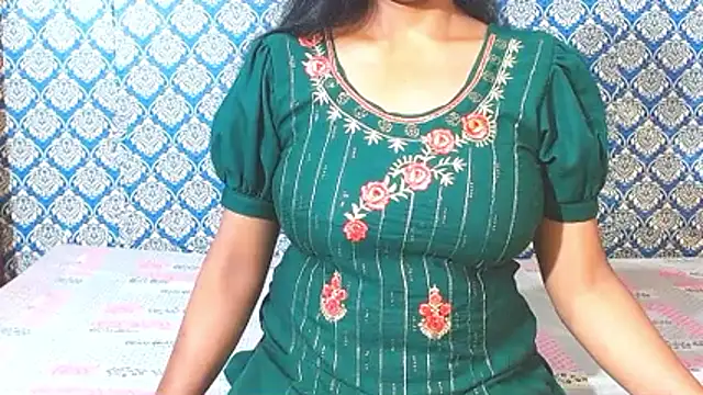 nikitahot3 online show from April 9, 2026, 12:54 am