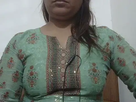 shekira99 online show from February 17, 2026, 8:48 pm