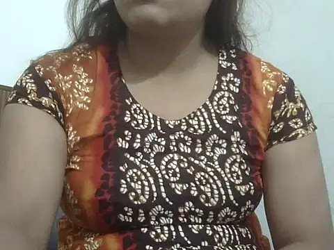 shekira99 online show from May 13, 2026, 11:22 pm