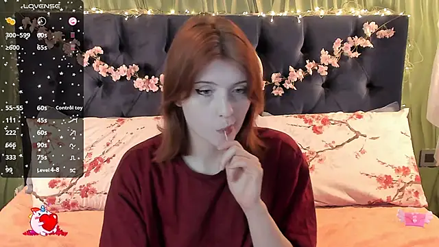 Snapshot of AliceLanley chatting on November 8, 2025, 11:21 am AliceLanley online show from November 8, 2025, 11:21 am