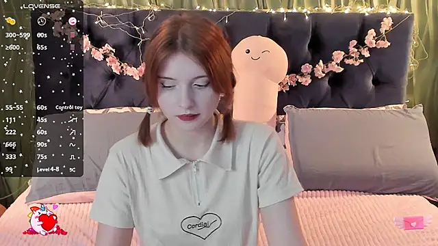 Snapshot of AliceLanley chatting on November 22, 2025, 11:31 am AliceLanley online show from November 22, 2025, 11:31 am