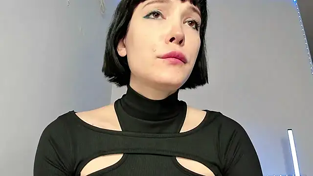 Snapshot of dollmore chatting on January 5, 2025, 6:24 pm dollmore online show from January 5, 2025, 6:24 pm