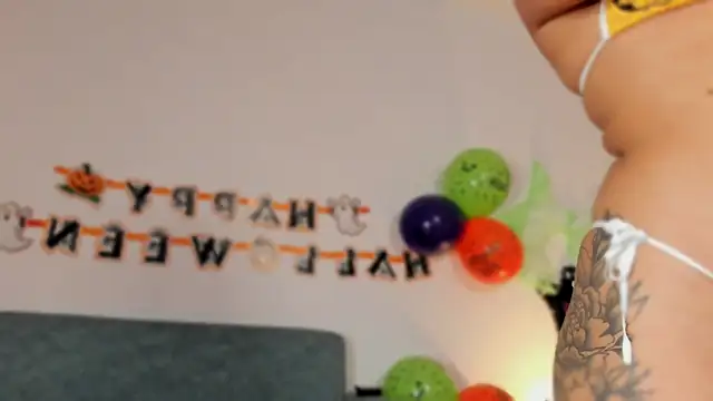 Snapshot of valerycolins chatting on October 22, 2025, 7:19 am valerycolins online show from October 22, 2025, 7:19 am