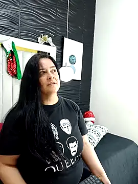 lucia vonne  online show from December 18, 2024, 11:34 am