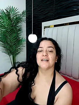 lucia vonne  online show from February 26, 2025, 12:25 pm