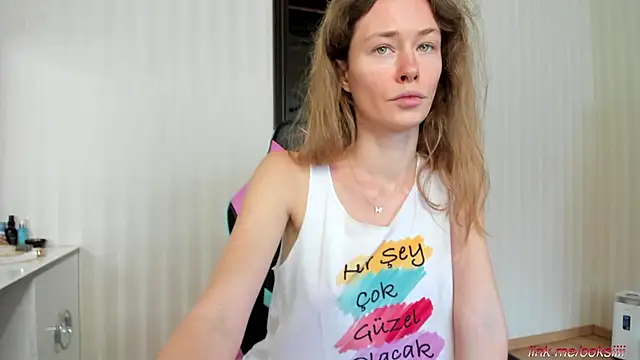 ooksiiii online show from September 18, 2025, 1:02 pm